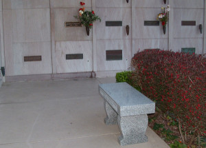 Marilyn-Monroe-Memorial-Bench-3